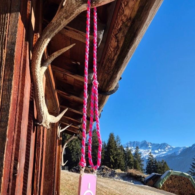 Accessoires Accessoires aus Paracord für Menschen, wie Handyketten, Schlüsselanhänger